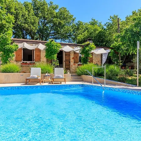 ヴィラ Morena プーラ